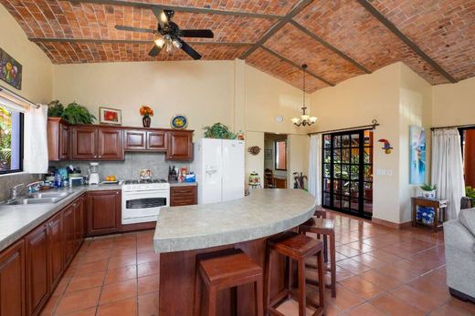 Casa Abundancia, photograph 6