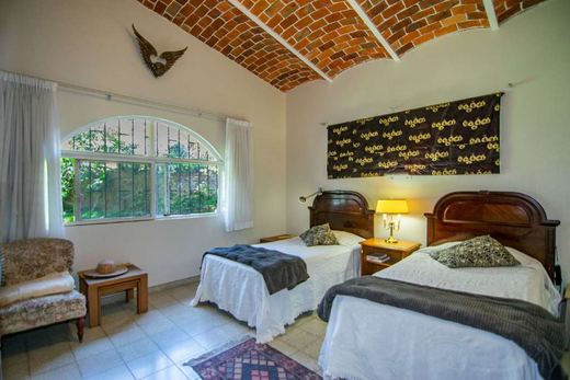 Casa Los Encinos, photograph 13
