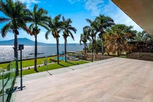 Casa Premium Frente AL Lago, photograph 13