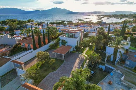 Villa Riberas & Views in Riberas del Pilar
