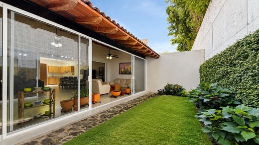 Villa Colorada Carefree Living, photograph 17