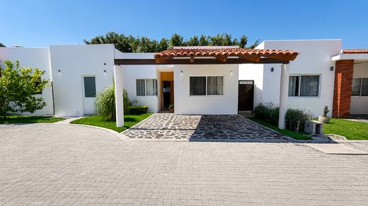 Villa Colorada Carefree Living, photograph 18