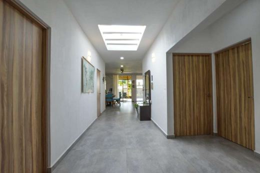 Harmony House, photograph 6