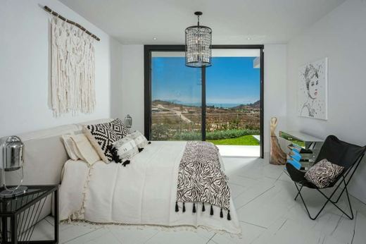 Deluxe Modern, photograph 16