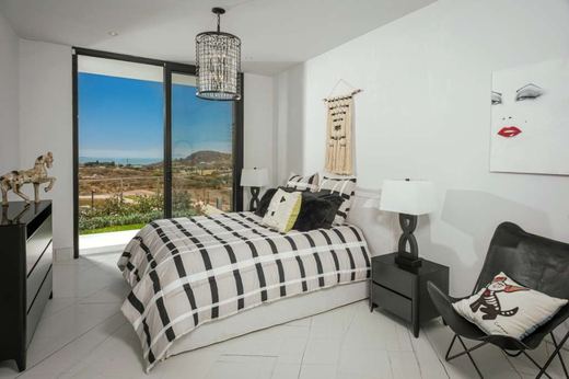 Deluxe Modern, photograph 17