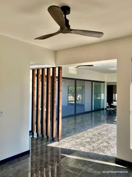 Fairway Contemporary, photograph 14