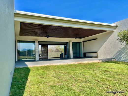 Fairway Contemporary, photograph 16