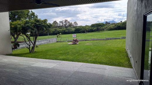 Fairway Contemporary, photograph 17