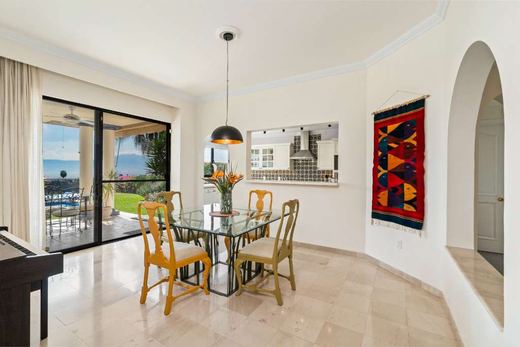 Ajijic Deluxe, photograph 6