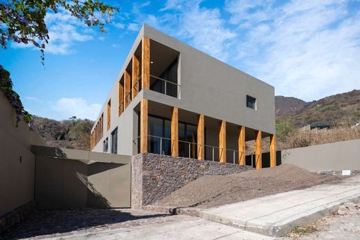 Casa de la Cascada, photograph 2