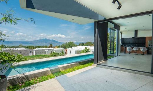 Cielo Vista Luxury Home, photograph 16
