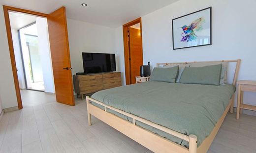 Cielo Vista Luxury Home, photograph 8