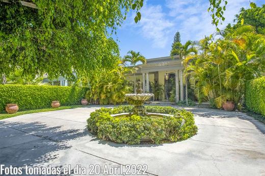 Moon Estate, photograph 2