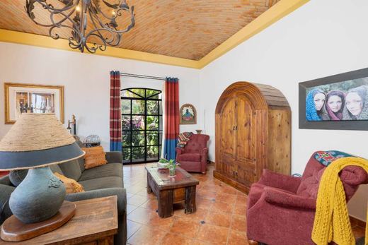 West Ajijic Retreat, photograph 5