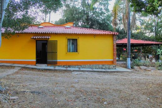 Paraiso Escondido 2 in Ixtlahuacán