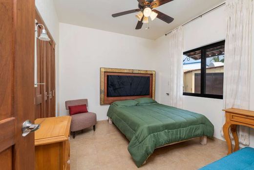 Garcia View Haven, photograph 18