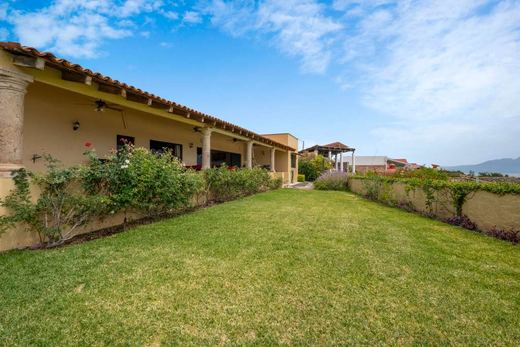 Garcia View Haven, photograph 3