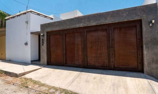 Modern Delight in Riberas del Pilar