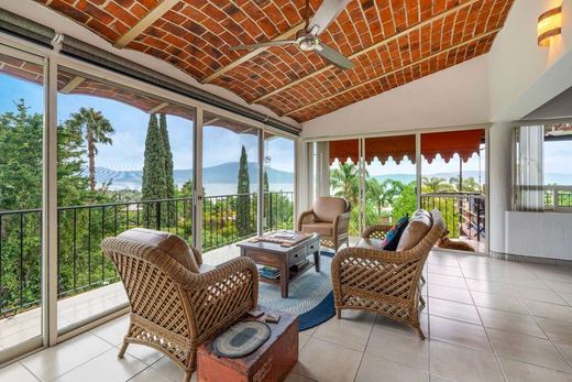 Casa Dragonfly, photograph 3