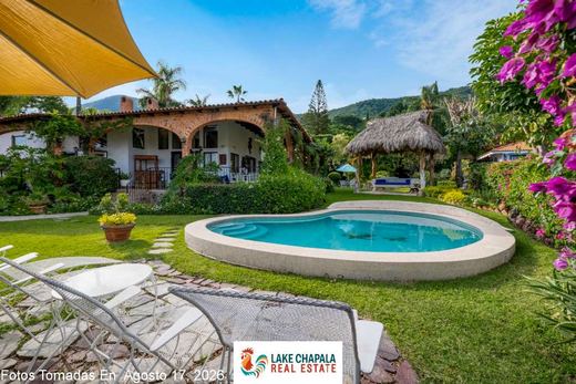 Heavenly Hacienda -Serene Lakeview, photograph 11