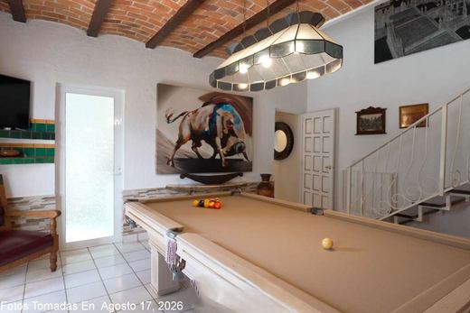 Heavenly Hacienda -Serene Lakeview, photograph 13