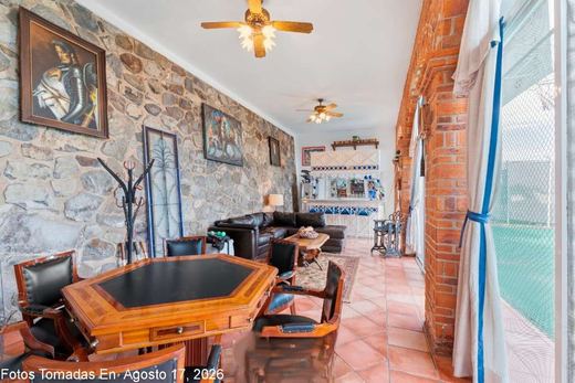 Heavenly Hacienda -Serene Lakeview, photograph 17