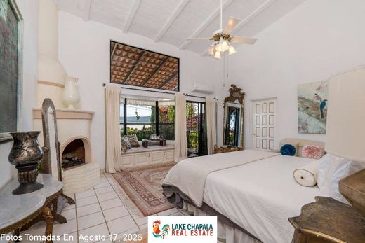 Heavenly Hacienda -Serene Lakeview, photograph 8