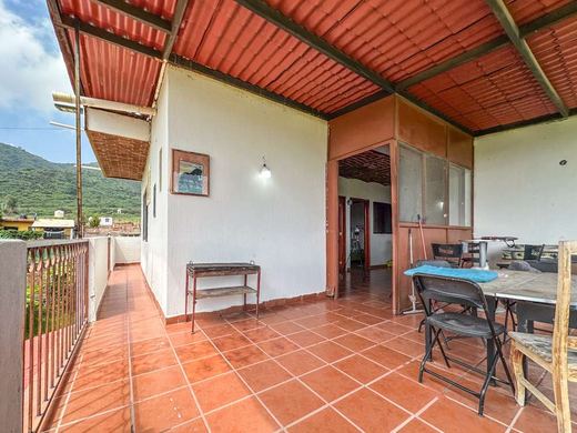 Las Aguilillas -Two Homes, photograph 15