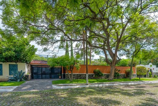 Paseo de Las Brisas 20, photograph 17