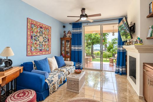 "Lake View Paradise & Golf Retreat", photograph 12