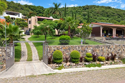 "Lake View Paradise & Golf Retreat", photograph 17