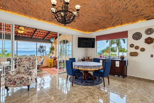 "Lake View Paradise & Golf Retreat", photograph 4