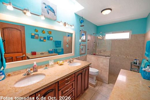 Upper Riberas Deal of the Year, photograph 13