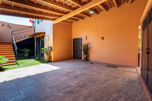 Casa Raymer, photograph 17