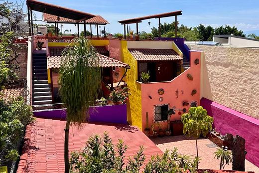 San Jose Triplex in San Antonio Tlayacapan