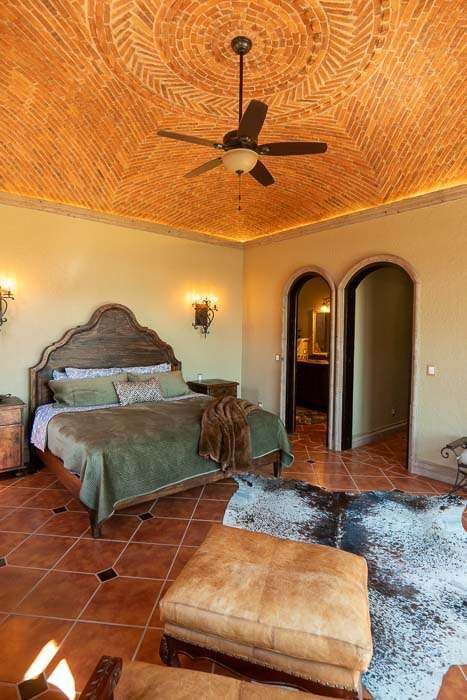 Tuscan Lakeview Villa, photograph 13