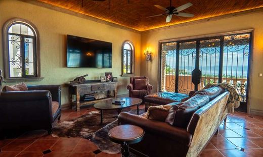 Tuscan Lakeview Villa, photograph 18