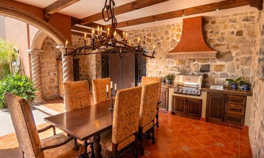 Tuscan Lakeview Villa, photograph 5