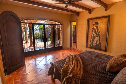 Tuscan Lakeview Villa, photograph 9