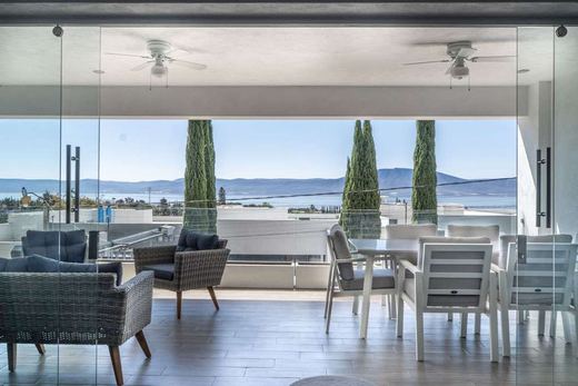 Casa Super Lakeview, photograph 2