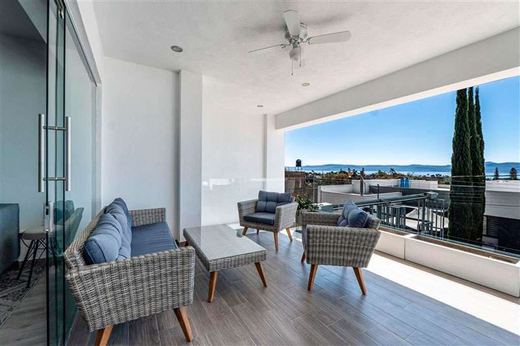 Casa Super Lakeview, photograph 3