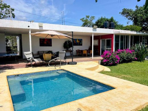 Casa Familiar Chula Vista, photograph 2