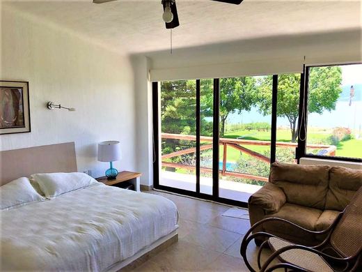 La Casota Lakefront, photograph 8