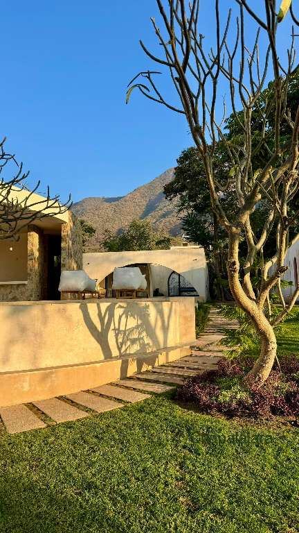 Casa Laguna Jardín 2, Lakefront, photograph 2