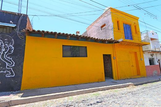 Ajijic Centro Fixer Upper, photograph 2