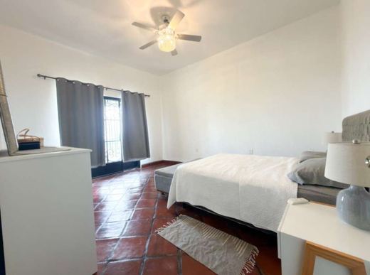 Luxury Home, photograph 10
