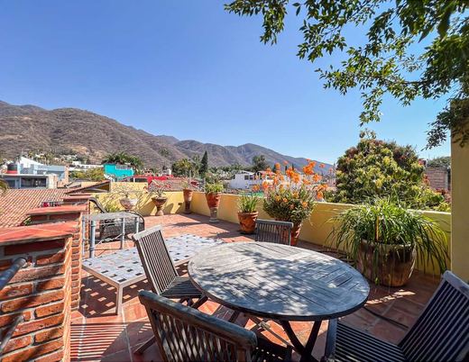 Casa Mexicana, photograph 15