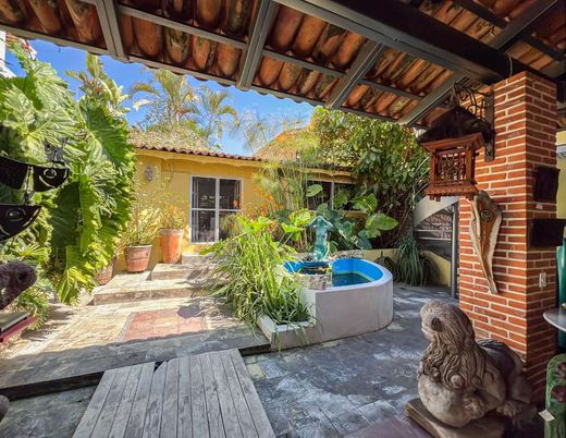 Casa Mexicana, photograph 3