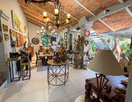 Casa Mexicana, photograph 9