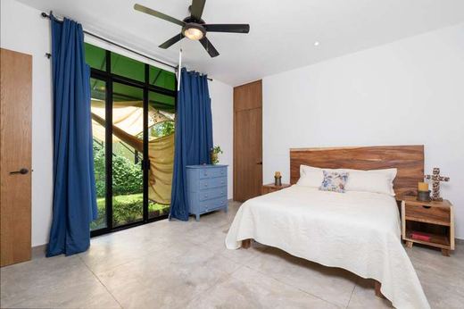 Boho House, photograph 15